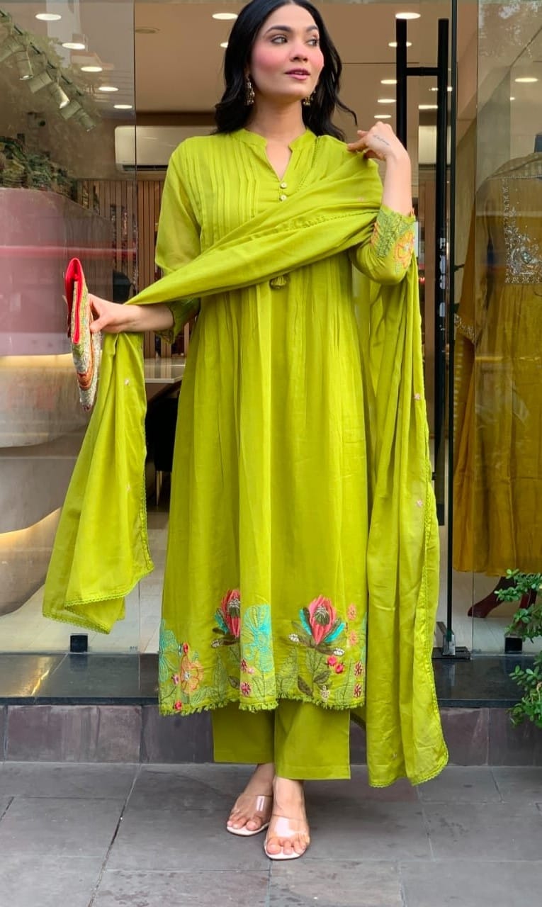 Featuring beautiful Embroidery side baju embroidery 3pcs (SSK01)