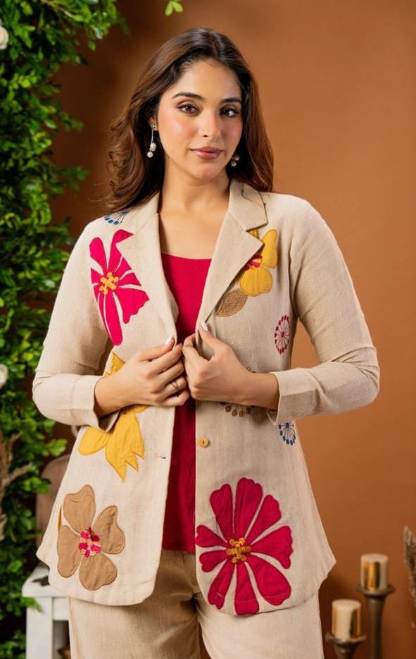 Perfect for a daytime event or a office look. (MDCO-01) (01)