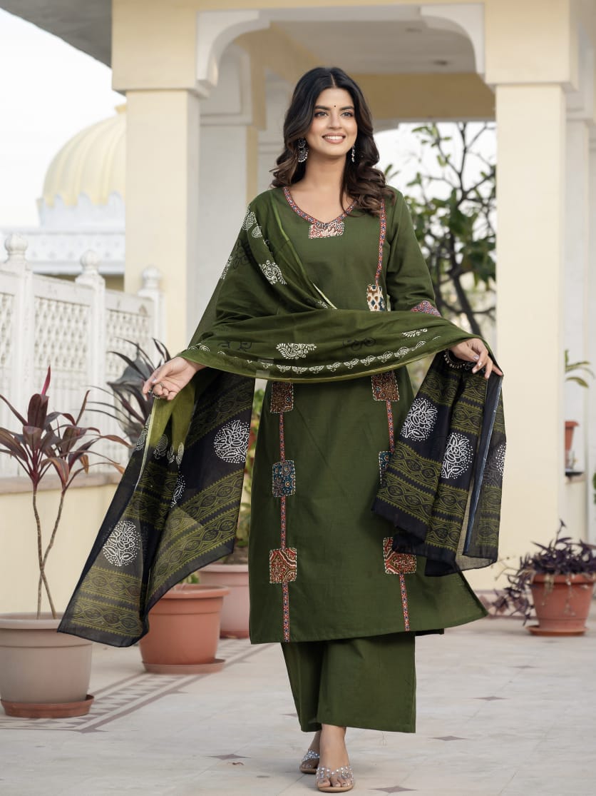 Beautifull straight petan set with beautiful pech work and hand katha work on all over kurti (MD18) (02)