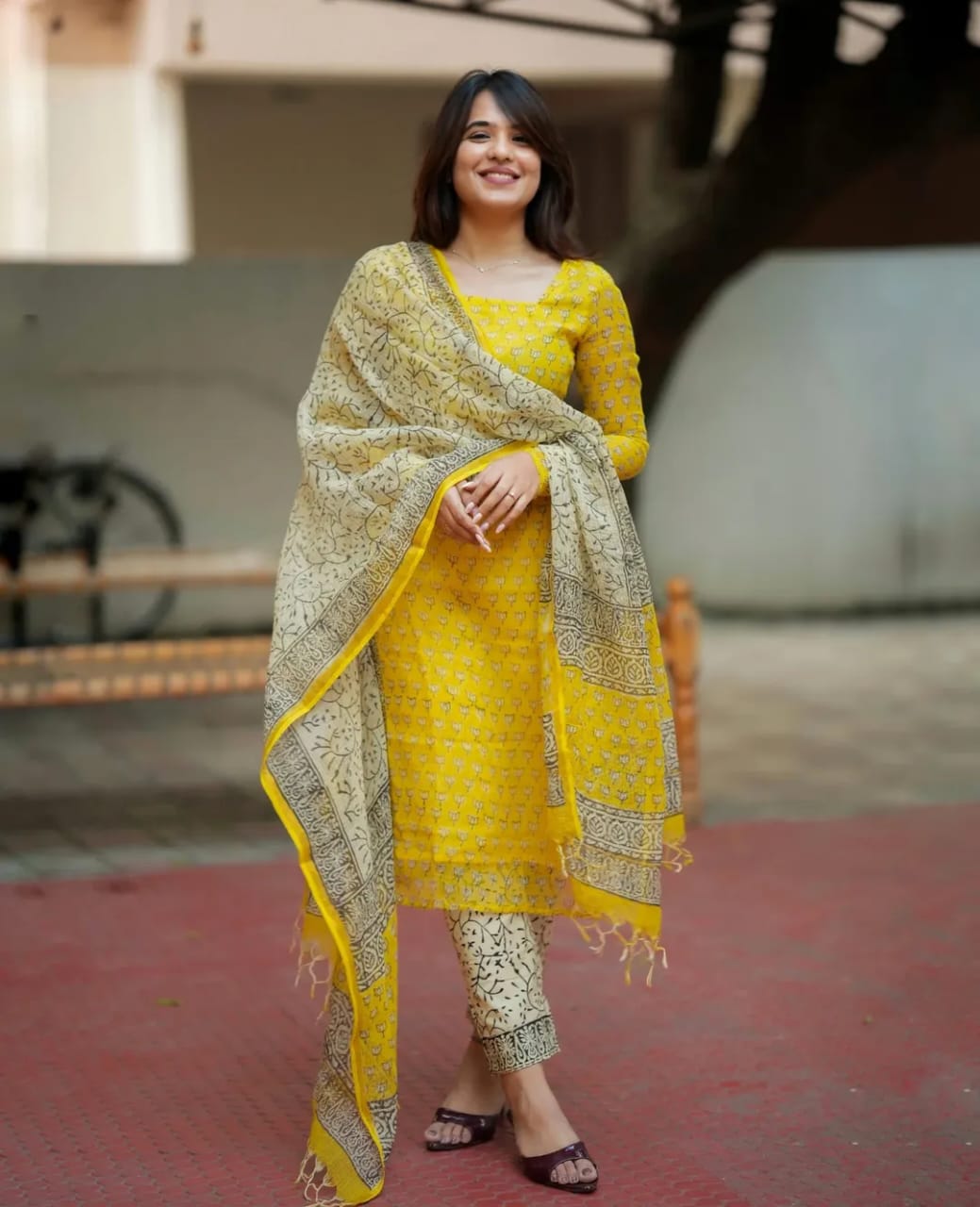 Beautiful kurti pant dupatta set in Premium kotadoriya*with kotadoriya dupatta