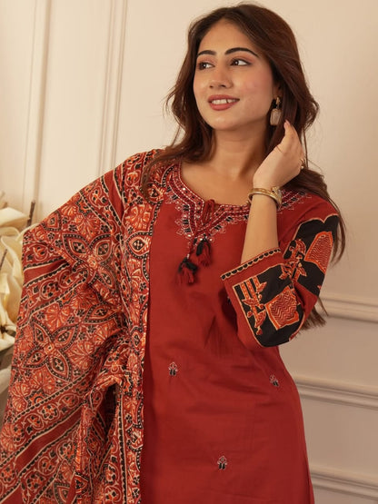 Pure fine Cotton fabric   Kurti with Pant with cotton 100-100 Dupatta (SWDT01)