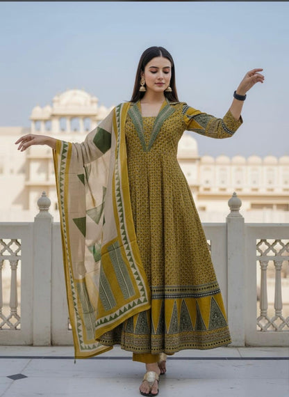 The intricate detailing on the yoke adds a touch of traditional charm (BMAD10)