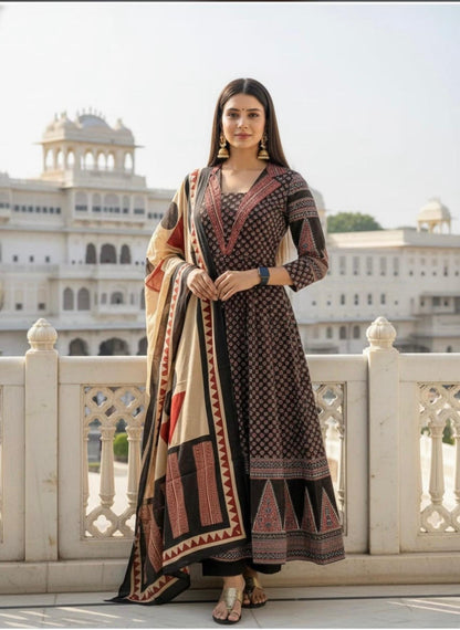 The intricate detailing on the yoke adds a touch of traditional charm (BMAD10)