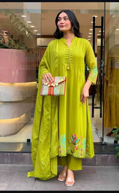 Featuring beautiful &nbsp; Embroidery side baju embroidery 3pcs (SSK01)