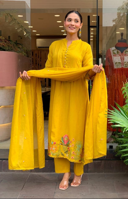 Featuring beautiful &nbsp; Embroidery side baju embroidery 3pcs (SSK01)