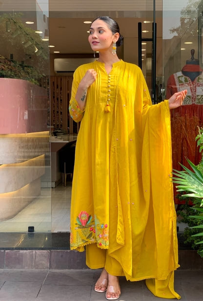 Featuring beautiful &nbsp; Embroidery side baju embroidery 3pcs (SSK01)