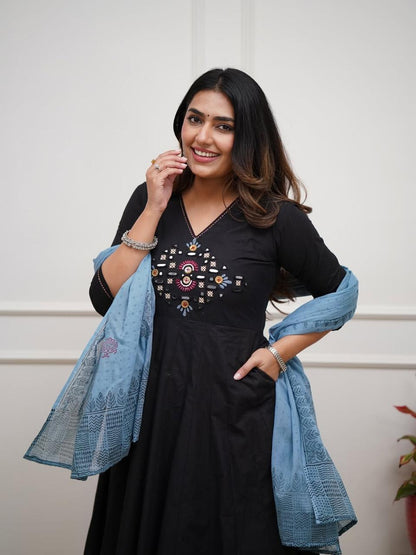 Chic Black Embroidered Suit with Elegant Blue Dupatta – Timeless Ethnic Style Blending Comfort, Grace, and Modern Fashion for Every Occasion (BMKHA04)