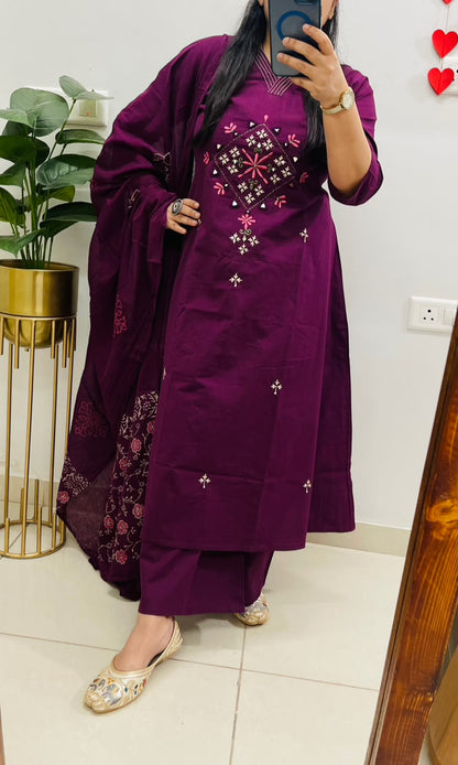 Women's Heavy Cotton Embroidery Kurti Pant Set with 100% Cotton Dupatta (daz02)