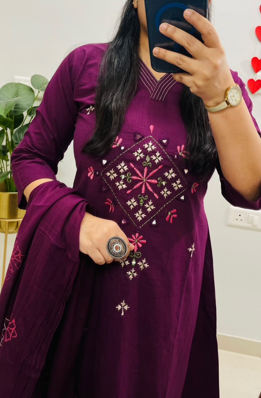 Women's Heavy Cotton Embroidery Kurti Pant Set with 100% Cotton Dupatta (daz02)
