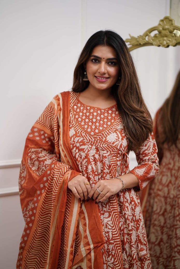 New  Anarkali kurta set with new style (BMAD11)