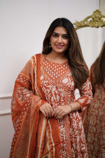 New  Anarkali kurta set with new style (BMAD11)