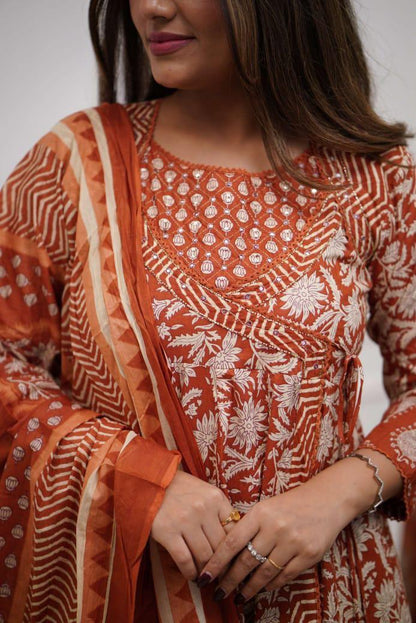 New  Anarkali kurta set with new style (BMAD11)