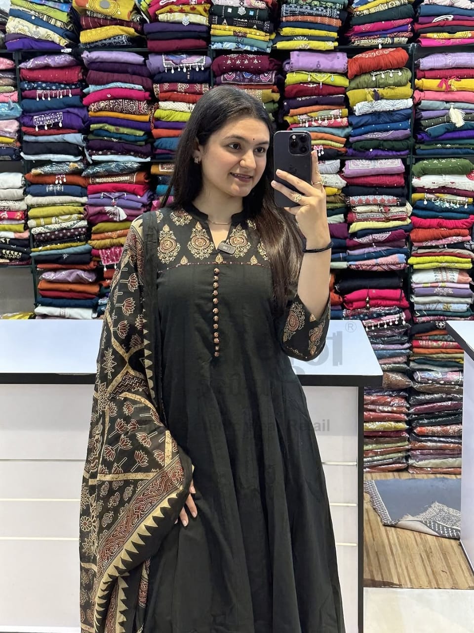 New anarkali kurta set with new style... parrten (ANJR108)